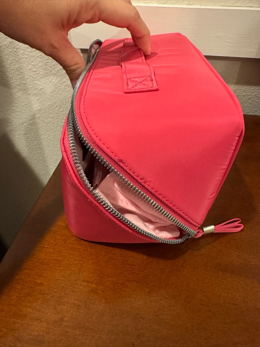 Women's Cosmetic Storage Bag - Picture 5 of 6